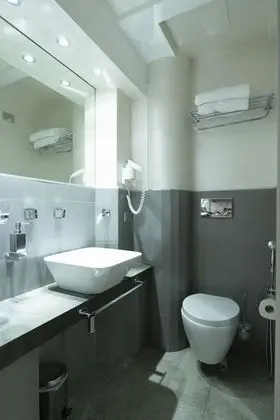 Comfort Tek Büyük veya İki Ayrı Yataklı Oda