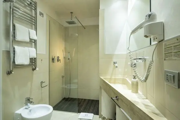 Comfort Tek Büyük veya İki Ayrı Yataklı Oda