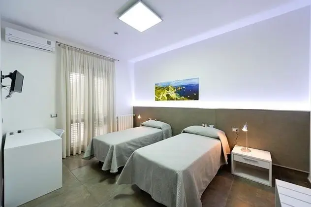 Tek Büyük veya İki Ayrı Yataklı Oda, Balkon