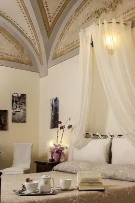 Luxury Tek Büyük Yataklı Oda