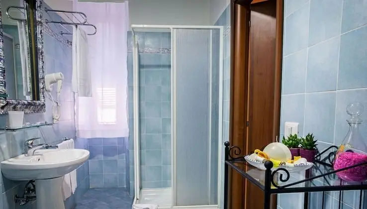 Luxury Tek Büyük Yataklı Oda