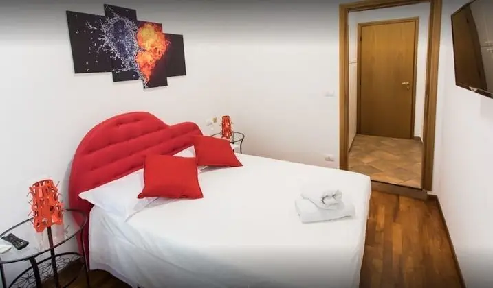 Classic Tek Büyük veya İki Ayrı Yataklı Oda