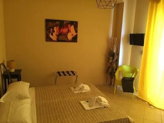 Deluxe Tek Büyük veya İki Ayrı Yataklı Oda, Kısmi Deniz Manzaralı