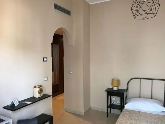 Deluxe Tek Büyük veya İki Ayrı Yataklı Oda, Kısmi Deniz Manzaralı