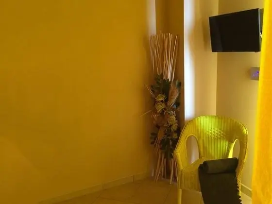 Deluxe Tek Büyük veya İki Ayrı Yataklı Oda, Kısmi Deniz Manzaralı