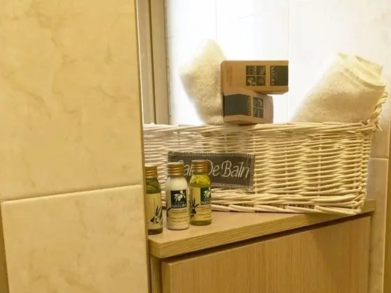 Deluxe Tek Büyük veya İki Ayrı Yataklı Oda, Kısmi Deniz Manzaralı