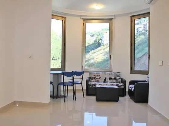 Süit, Havuz Manzaralı, Havuz Kenarı