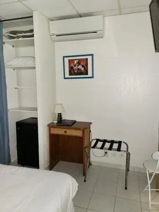 Büyük Yataklı Tek Kişilik Oda