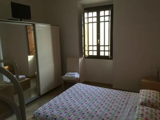 Üç Kişilik Oda