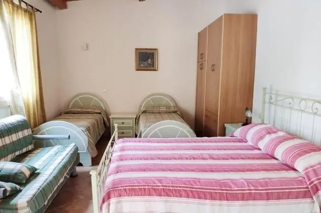 Basic Dört Kişilik Oda, Bahçe Manzaralı