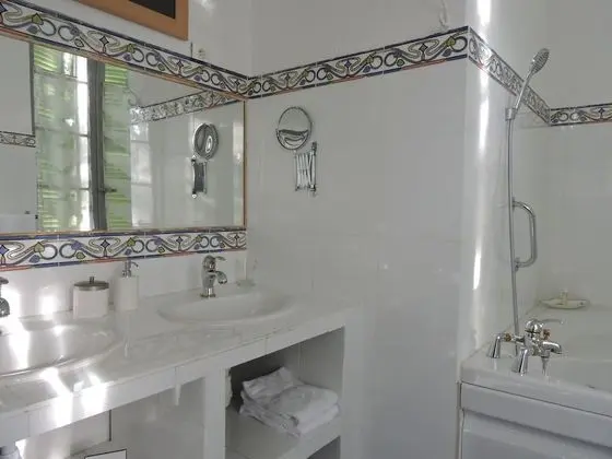 Tek Büyük Yataklı Oda (aux Anges)