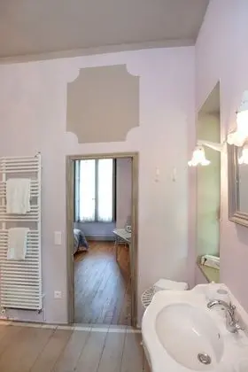 Tek Büyük Yataklı Oda (Romantique)