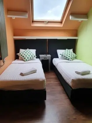 Üç Kişilik Oda