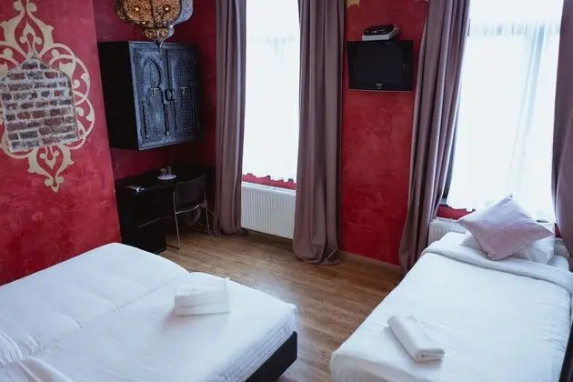 Üç Kişilik Oda
