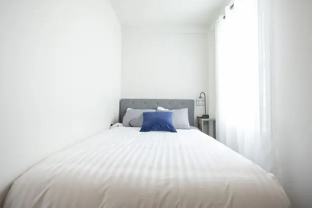 Suite avec chambre fermée + divan-lit