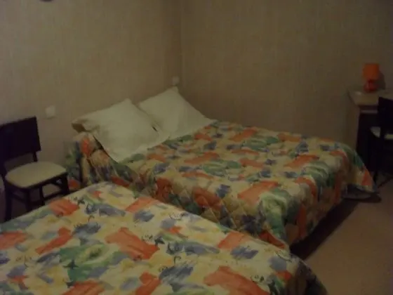 Dört Kişilik Oda, Ortak Banyo (Chambre 9)