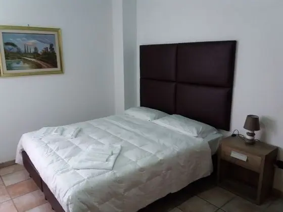 Büyük Yataklı Tek Kişilik Oda