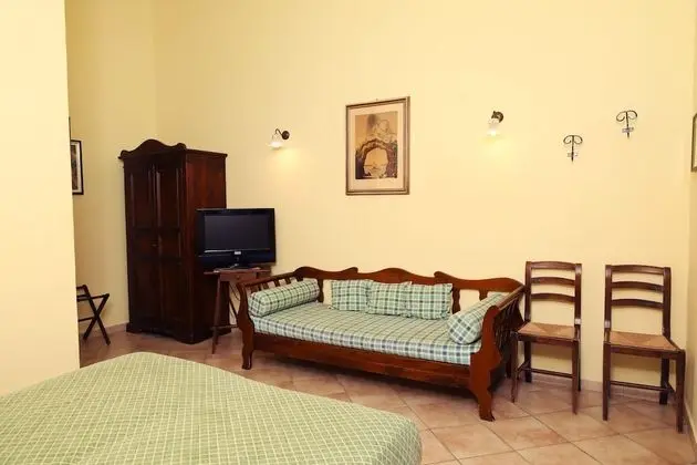 Üç Kişilik Oda