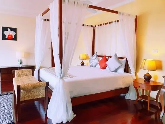 Deluxe Room with Pool View