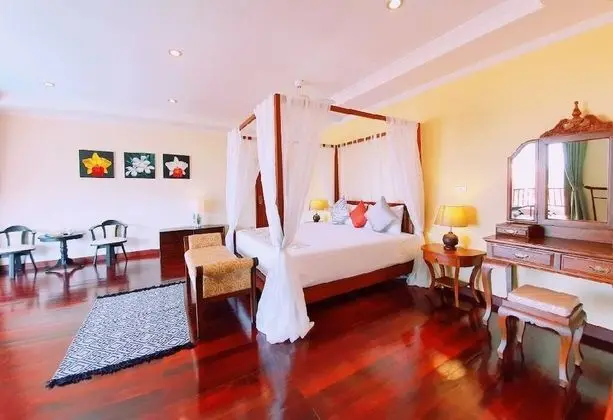 Deluxe Room with Pool View