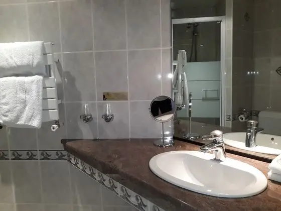 Comfort Tek Büyük veya İki Ayrı Yataklı Oda