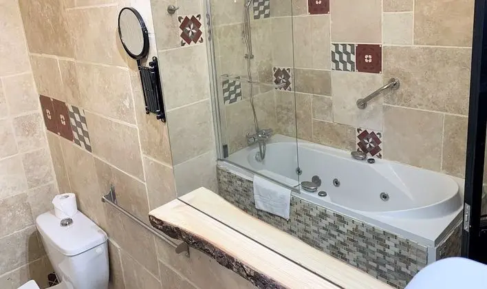 Tek Büyük Yataklı Oda, Teras, Dağ Manzaralı