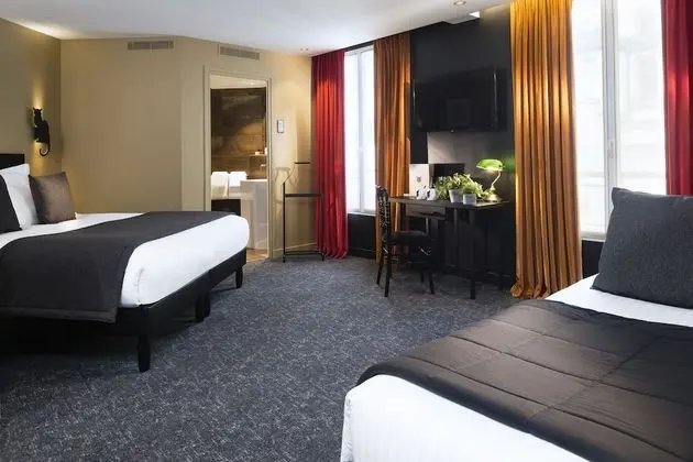 Deluxe Üç Kişilik Oda