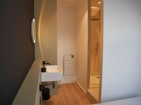 Apart Daire, Banyolu/Duşlu, Avlu Manzaralı (Le Foch)