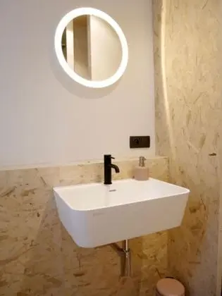 Apart Daire, Banyolu/Duşlu, Avlu Manzaralı (Le Foch)