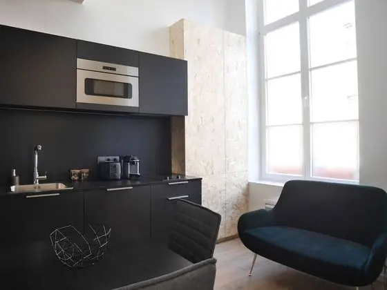 Apart Daire, Banyolu/Duşlu, Avlu Manzaralı (Le Foch)