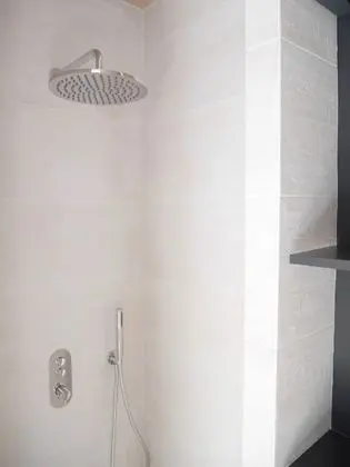 Apart Daire, Banyolu/Duşlu, Avlu Manzaralı (Le Foch)