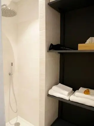 Apart Daire, Banyolu/Duşlu (La Treille)