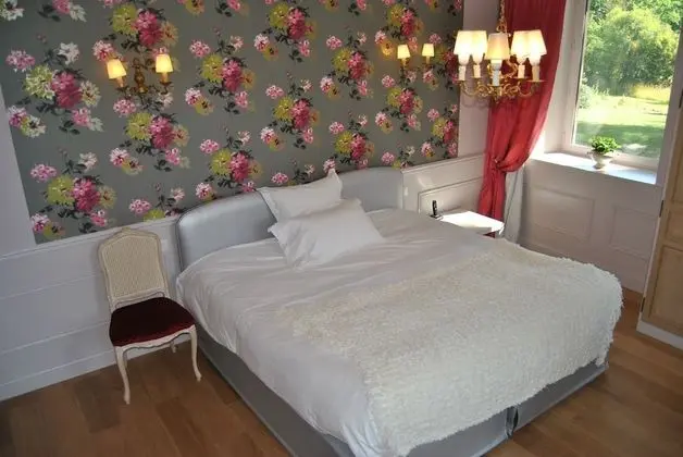 Traditional Tek Büyük Yataklı Oda ( (in Elisabeth detached house) )
