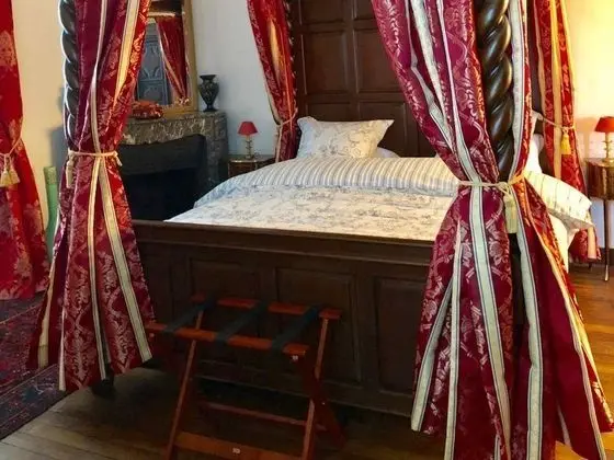 Tek Büyük Yataklı Oda (La Bois-Hue)