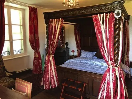 Tek Büyük Yataklı Oda (La Bois-Hue)