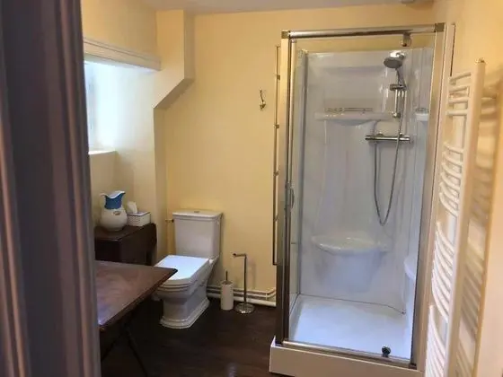 Tek Büyük Yataklı Oda (La Bois-Hue)