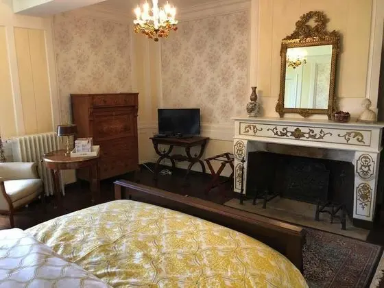 Tek Büyük Yataklı Oda (Riviere-Chantegrue)