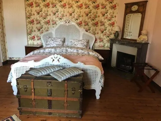 Tek Büyük Yataklı Oda (Saint-Seine)