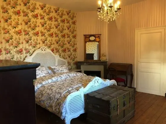 Tek Büyük Yataklı Oda (Saint-Seine)