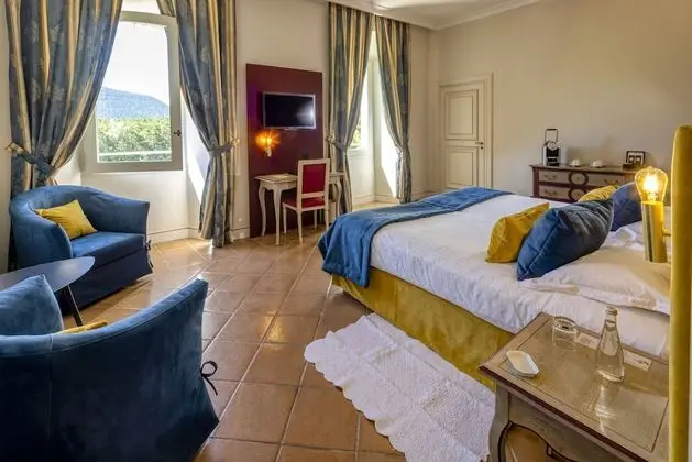 Superior Tek Büyük veya İki Ayrı Yataklı Oda