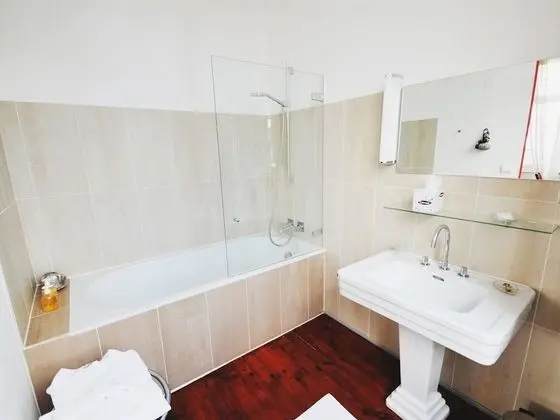 Deluxe Tek Büyük Yataklı Oda, Özel Banyo