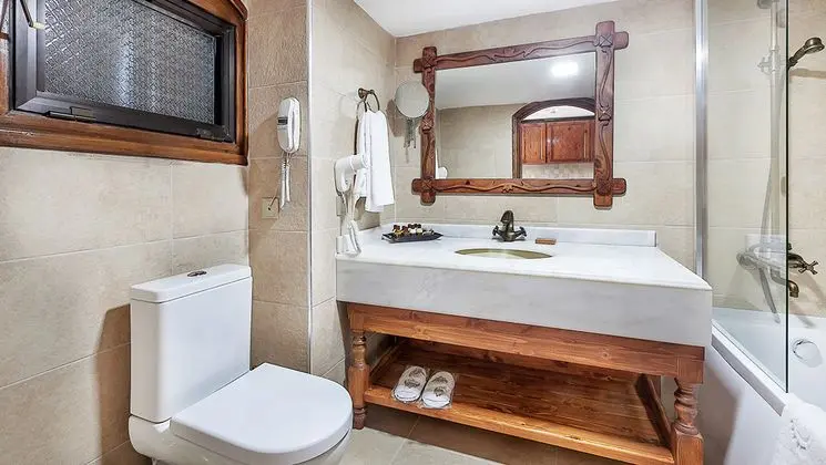 BUNGALOW ROOM