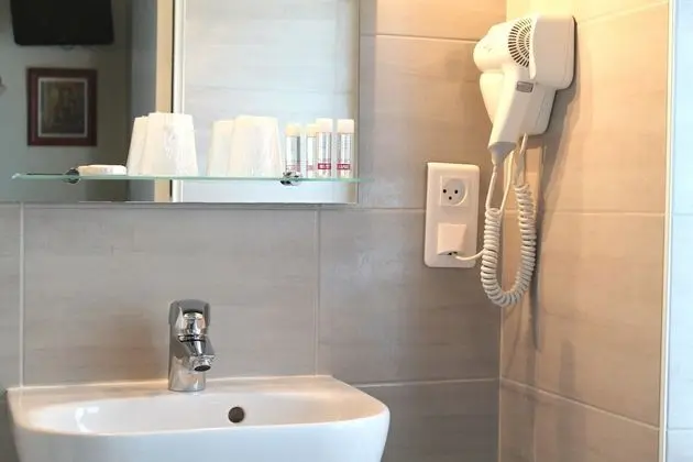 Basic Oda, 1 Çift Kişilik Yatak