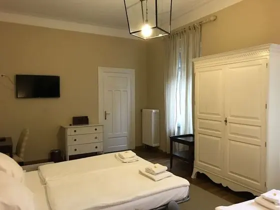Comfort Dört Kişilik Oda, 1 Büyük (Queen) Boy Yatak ve Çekyat, Ek Bina