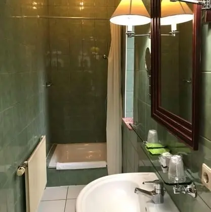 Comfort Dört Kişilik Oda, 1 Büyük (Queen) Boy Yatak ve Çekyat, Ek Bina