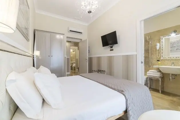 Standard Tek Büyük Yataklı Oda