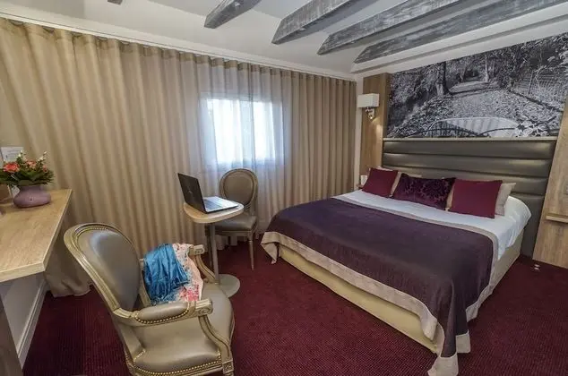 Comfort Tek Büyük Yataklı Oda