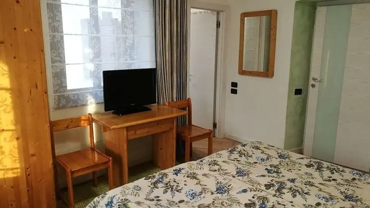 Standard Tek Büyük veya İki Ayrı Yataklı Oda, Dağ Manzaralı