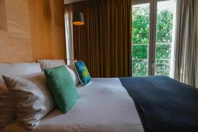 City Tek Büyük Yataklı Oda