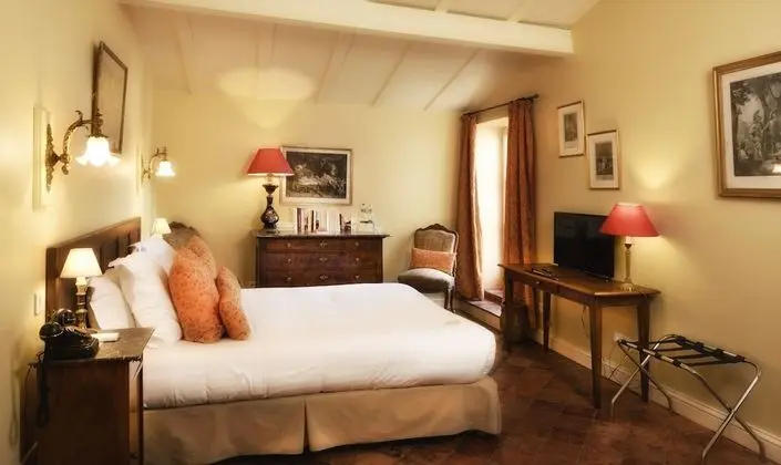 Tek Büyük Yataklı Oda (Character main house)